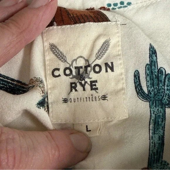Cotton & Rye L Cream Southwest Cactus Print Button Down Top - Picture 7 of 9